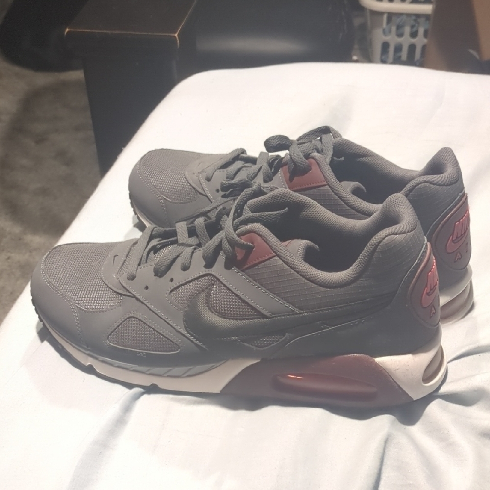Nike Air Maroon/Black/Grey